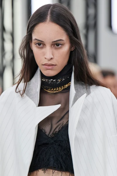 Look 31